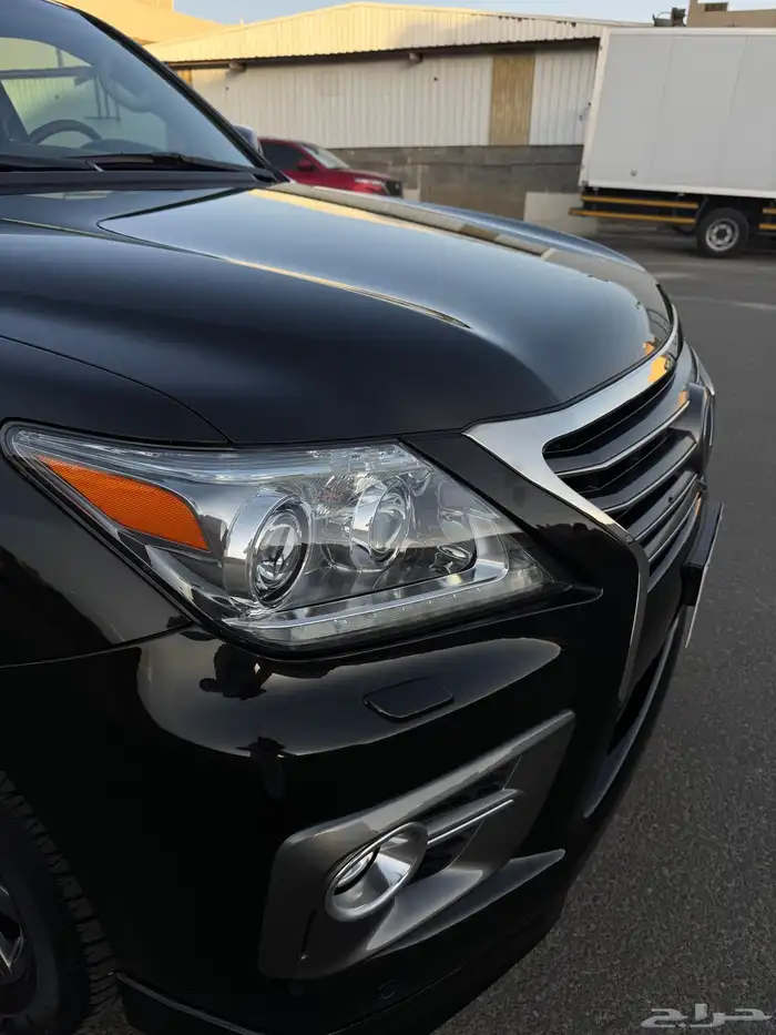 لكزس 2015 اسود عداد قليل 1