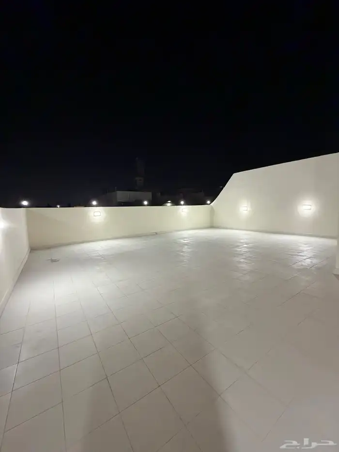 فيلا للبيع حي البشائر مساحة 450م 8غرف 2مجلس- مقلط 21