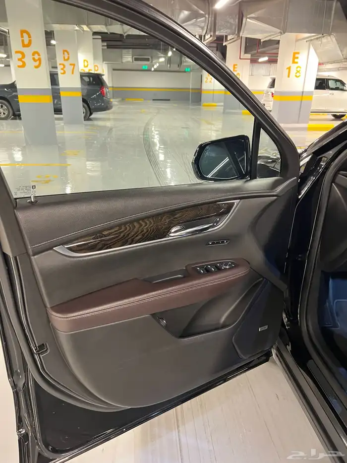 كاديلاك xt6 2020 12