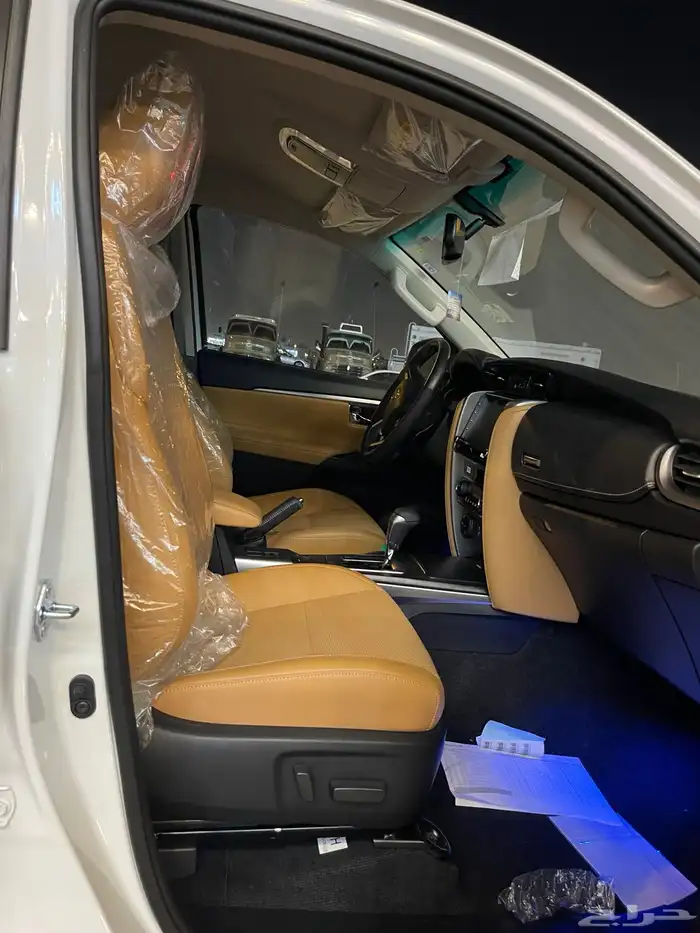 تويوتا فورتشنر VX3 بنزين 2025 4