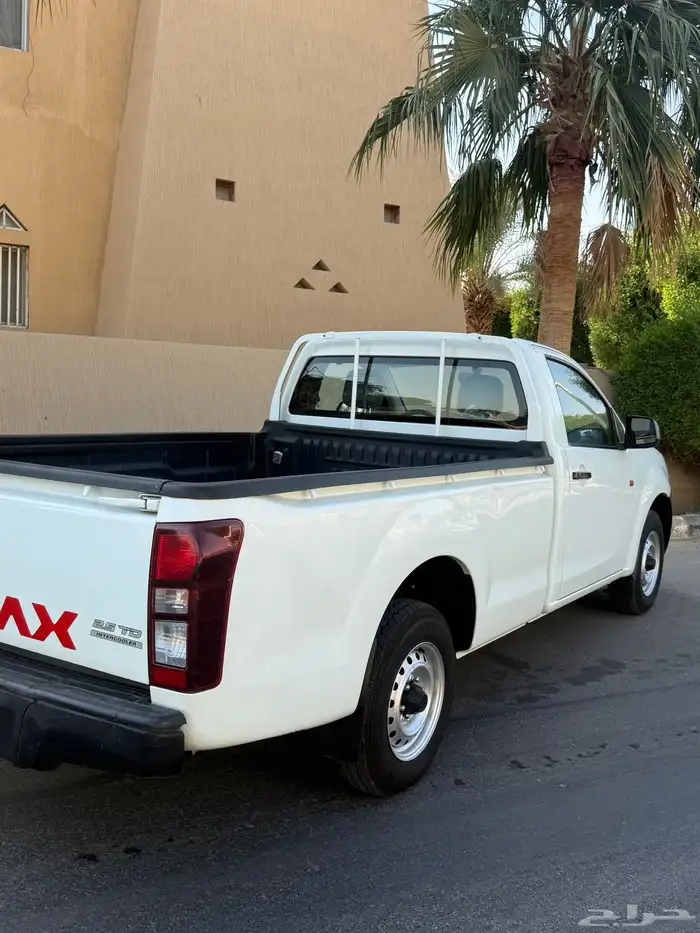 للبيع ايسوزو موديل 2022 نظيفة 0