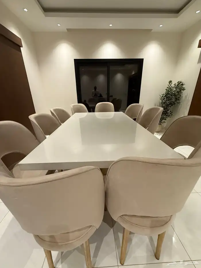 طاولة طعام مع بوفيه 1