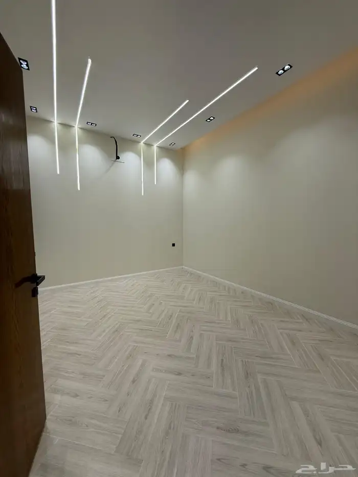 للبيع شقق ارضيه ببايكة سيارة وشقق علويه بمصعد ف حي الموسي 17