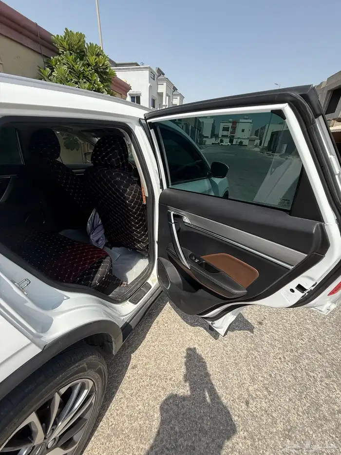 للبيع سياره جيلي 5