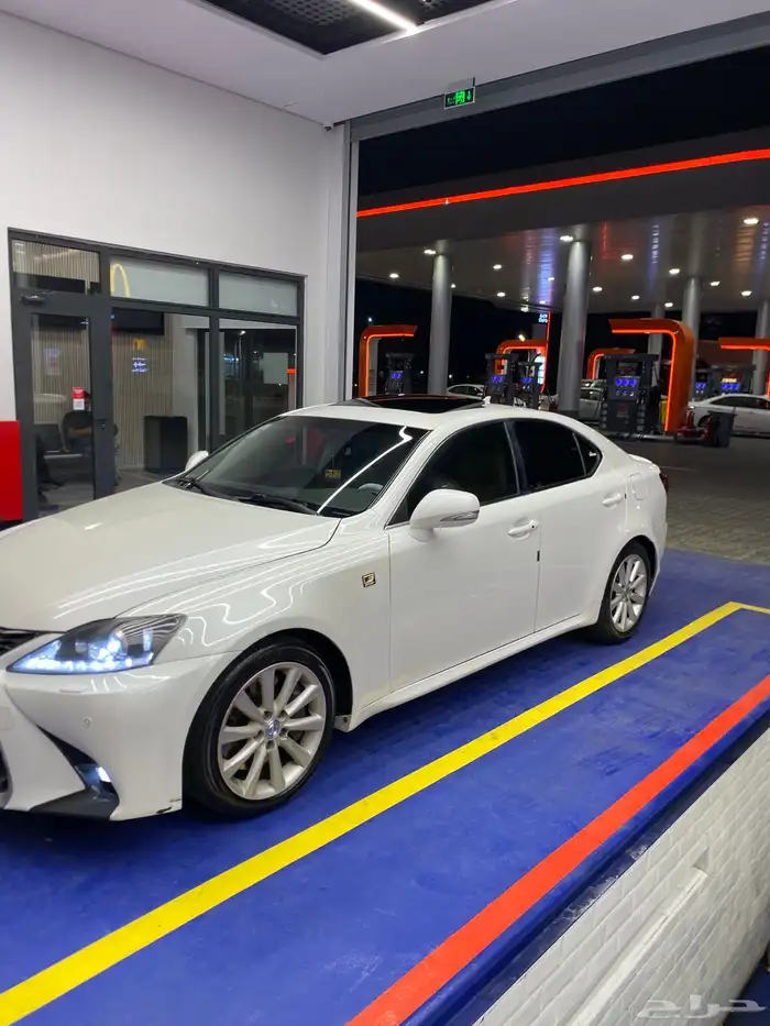 لكزس اي اس 300 للبيع موديل 2010 4