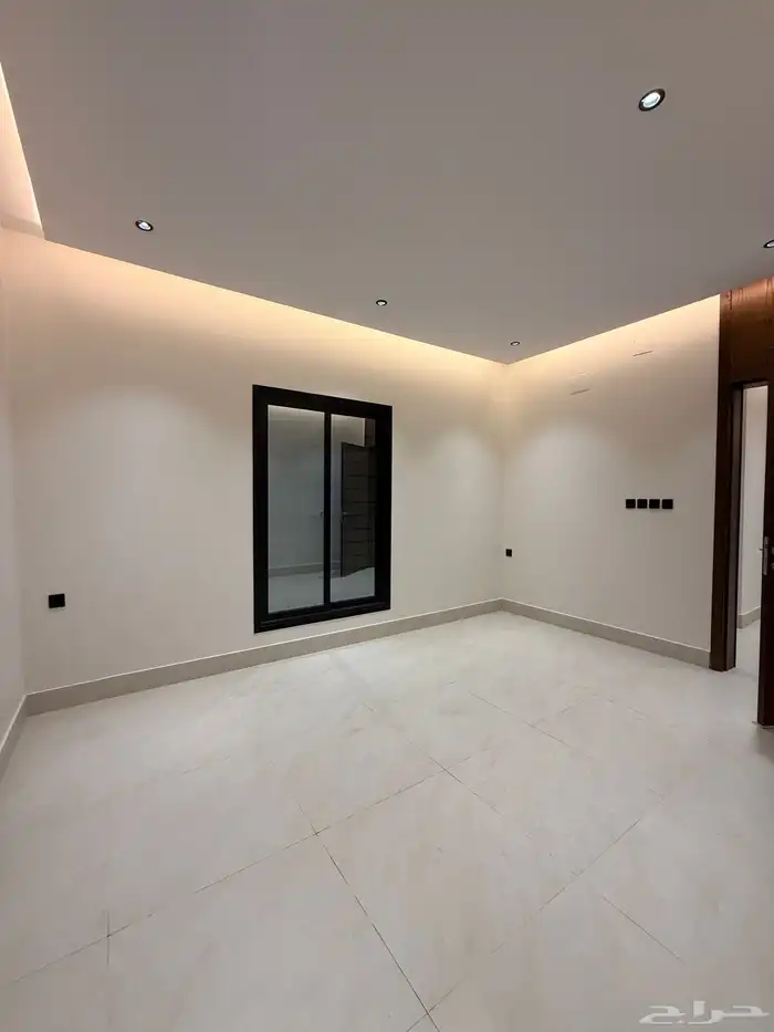 للبيع شقق علويه بملحق وشقق ارضيه بمداخل مستقل حي الحسام 23