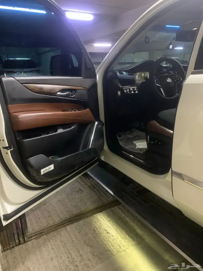 كاديلاك اسكاليد لؤلؤي 2015 9