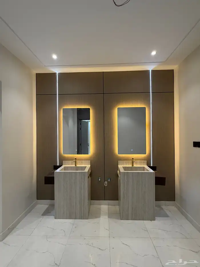 فيلا للبيع حي البشائر مساحة 450م 8غرف 2مجلس- مقلط 16