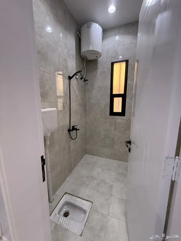 للبيع روف بملحق علوي بحوش حي الراقي خميس مشيط 780الف 18