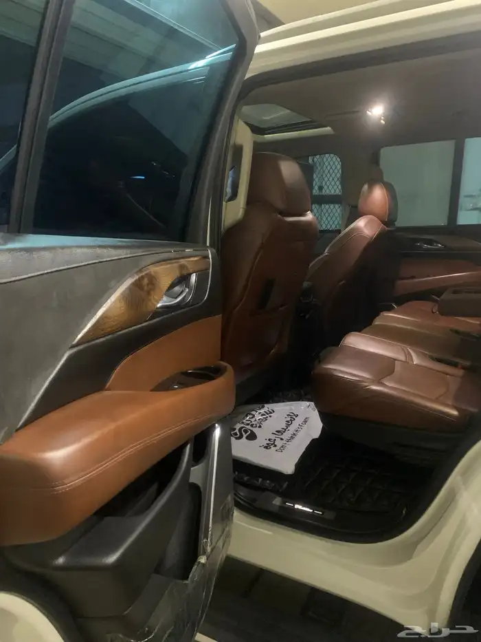 كاديلاك اسكاليد لؤلؤي 2015 11