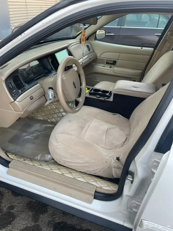 فورد فكتوريا 2010 للبيع ((واقبل بدل)) 16