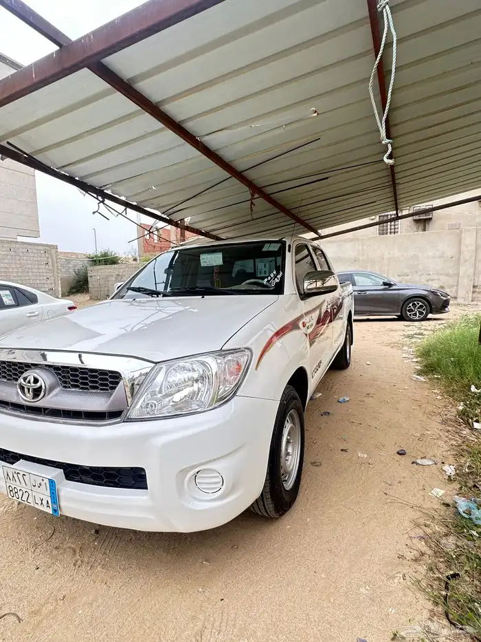 هايلوكس 2010 شد بلد يحمل لوحه مكرر 13