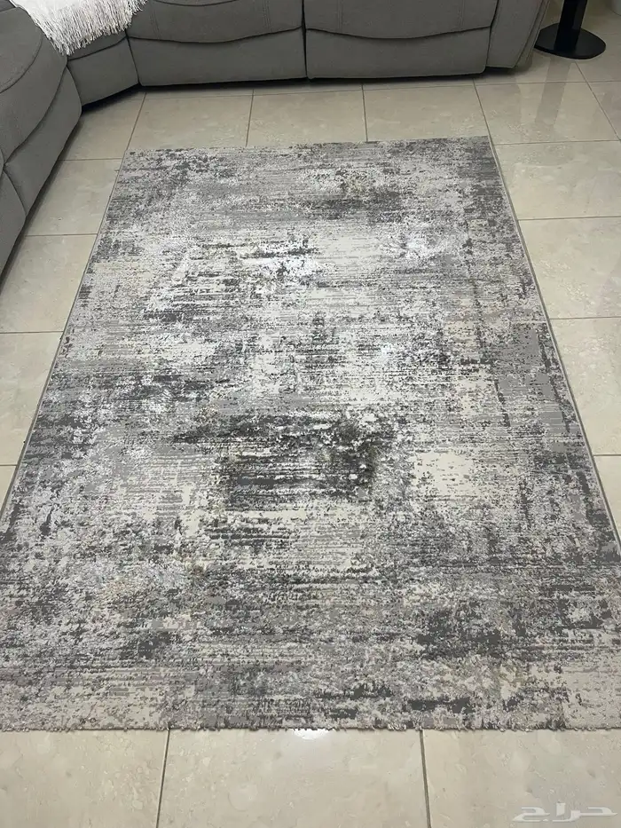 سجادة ممتازه وجديده 1 50  2 20 م 1