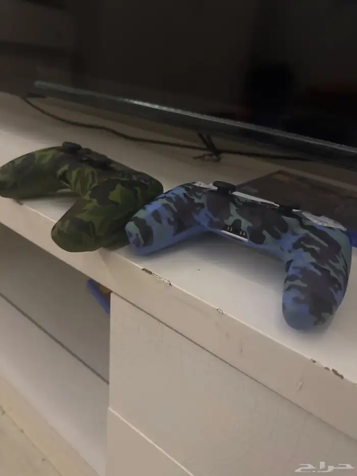 سوني 5 للبيع مع يدين وشريطين 1