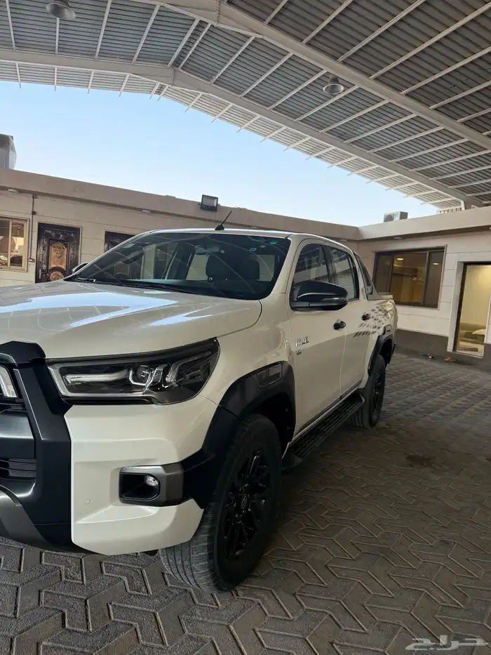 تويوتا هايلوكس دفنشر 6 سلندر موديل 2021 4