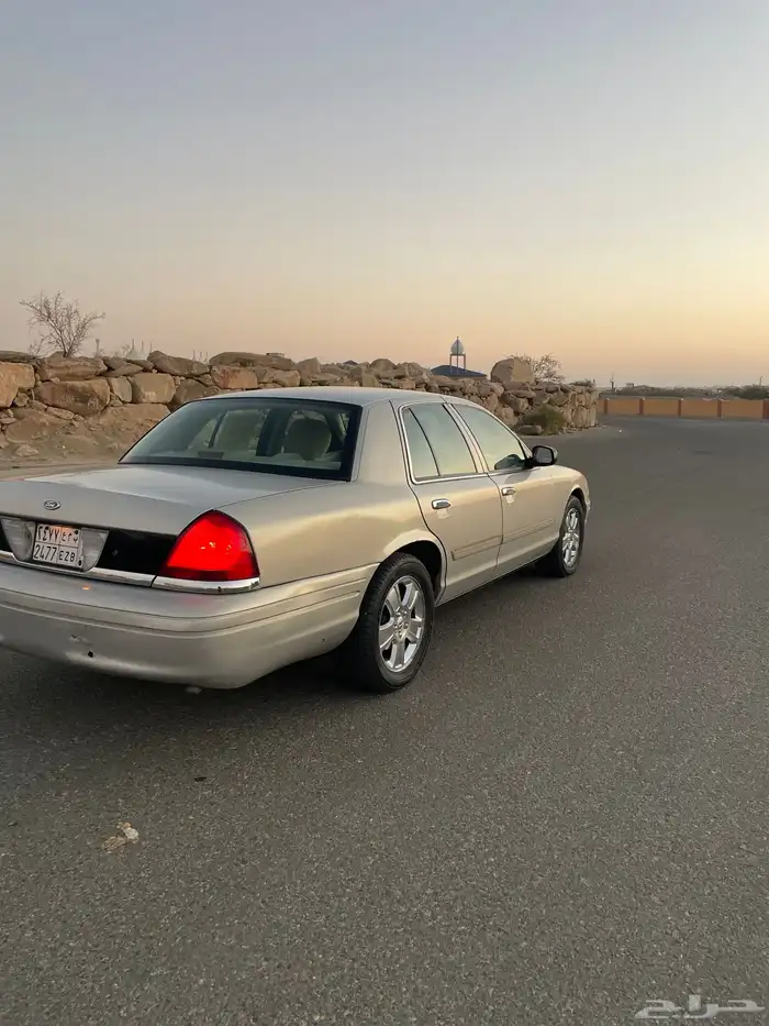 للبيع فورد فكتوريا 2011 سعودي 5