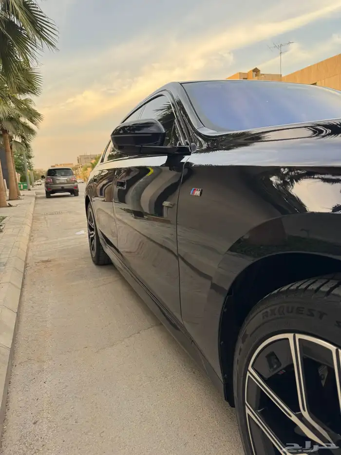 بي ام دبليو الفئة السابعة 735i - 2023 19