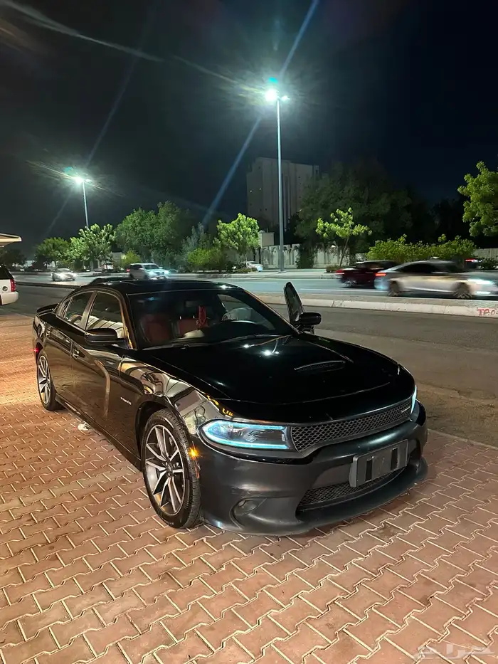 تشارجر 2022 R T v8 8