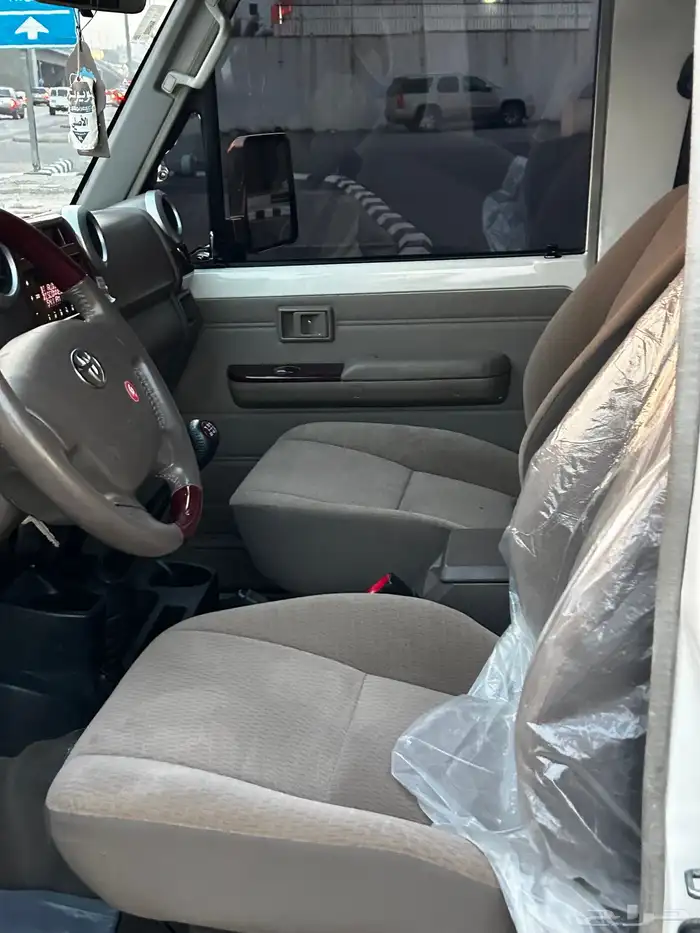 ربع تويوتا مخزن 5