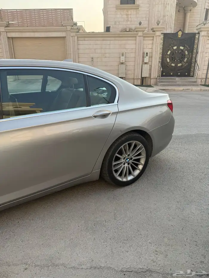 سيارة بي ام دبليوBMW 12