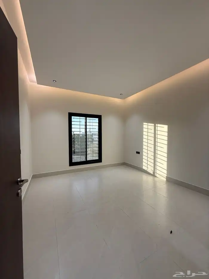 للبيع شقق علويه بملحق وشقق ارضيه بمداخل مستقل حي الحسام 13