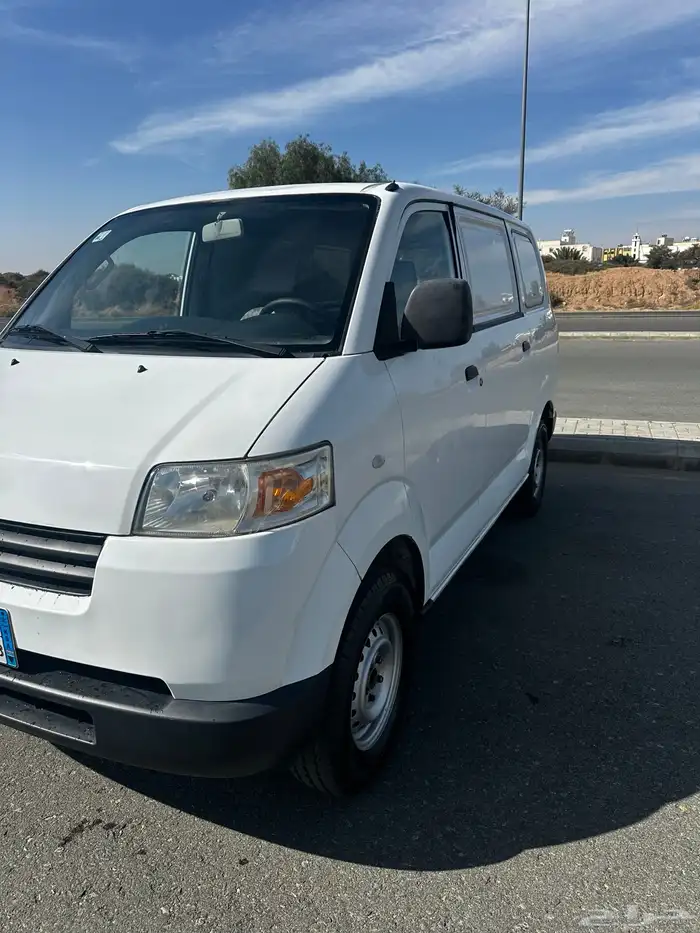 باص فإن بضاعة للإيجار 0