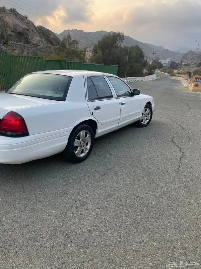 فورد فكتوريا 2010 للبيع ((واقبل بدل)) 6