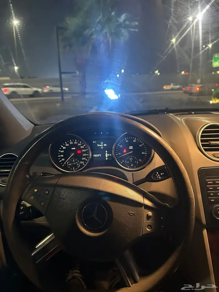 للبيع او البدل مرسديس ام ال قمة النظافه 350 4