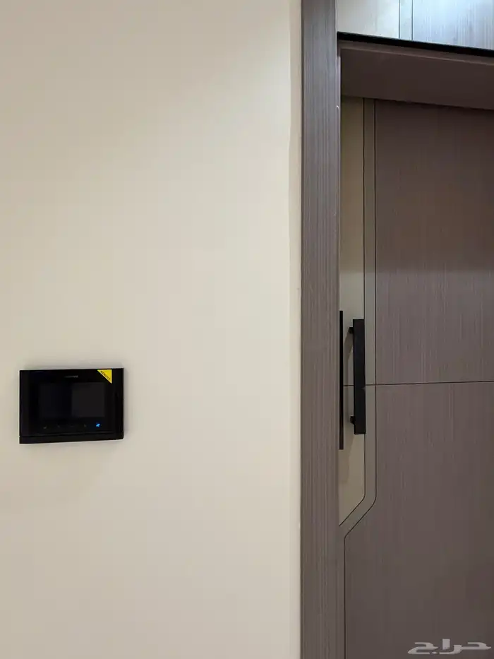 فيلا للبيع حي البشائر مساحة 450م 8غرف 2مجلس- مقلط 12