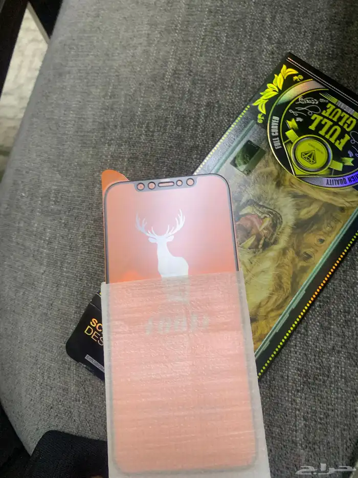 شاشه حمايه فيه مفتوح 7 حبات بس جديد والمسكرين ثمن حبات 0