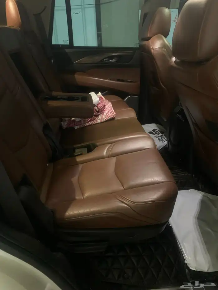 كاديلاك اسكاليد لؤلؤي 2015 13