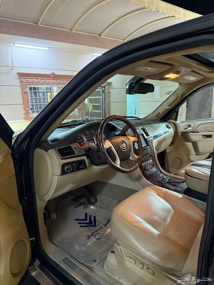 للبيع كدلك اسكاليد 2010 فل كامل 12