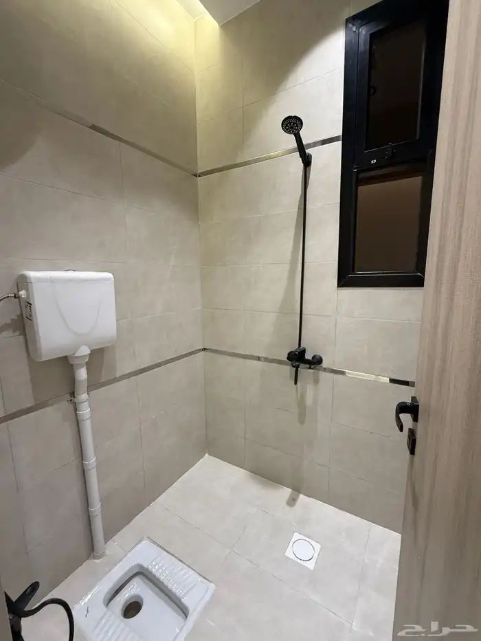 للبيع ارواف علويه وشقق ارضيه ببايكة سيارة ف احد رفيده 9