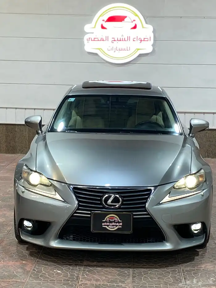 لكزس is350 1