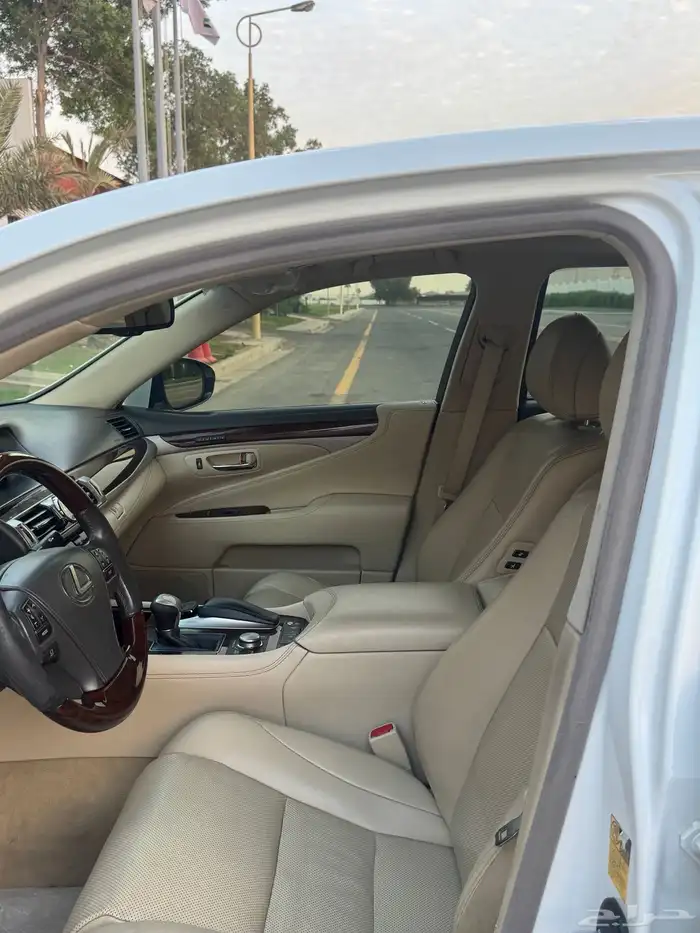 لكزس LS460L 2015 14