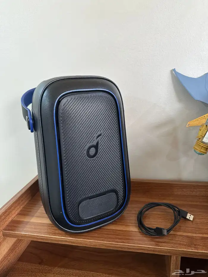 مكبر صورت ( سماعات ) SoundCore 4