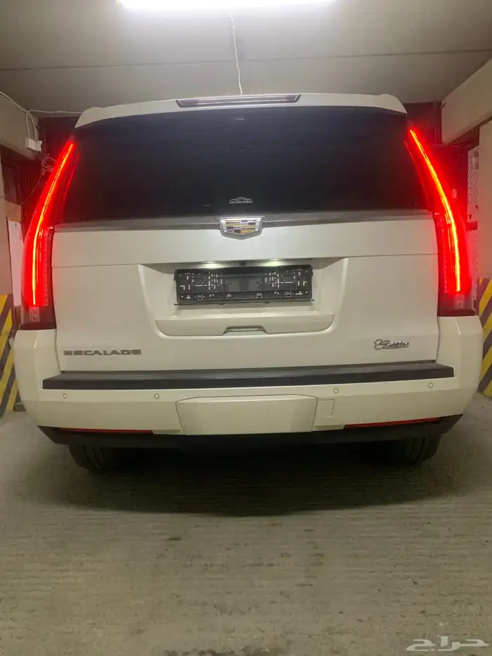 كاديلاك اسكاليد لؤلؤي 2015 5