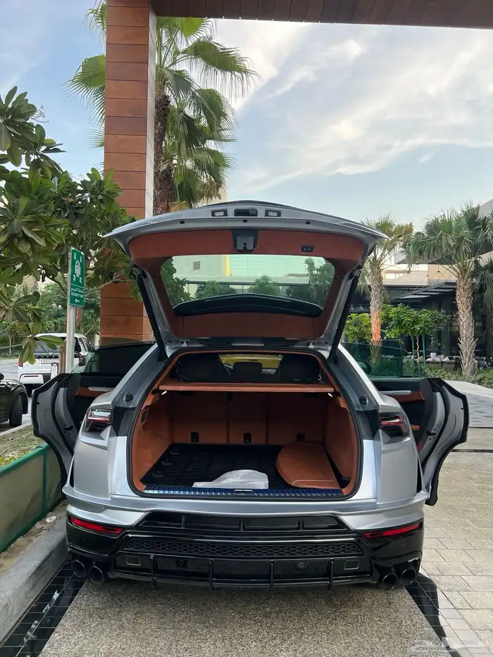 لمبرجيني اوروس S عداد 4 الاف صيانة 5 سنوات إضافية مجانا 86