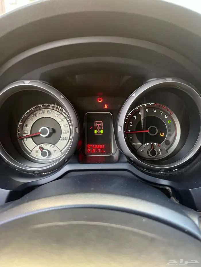 للبيع باجيرو 2017 نص فل نظيف اللون لولي 17