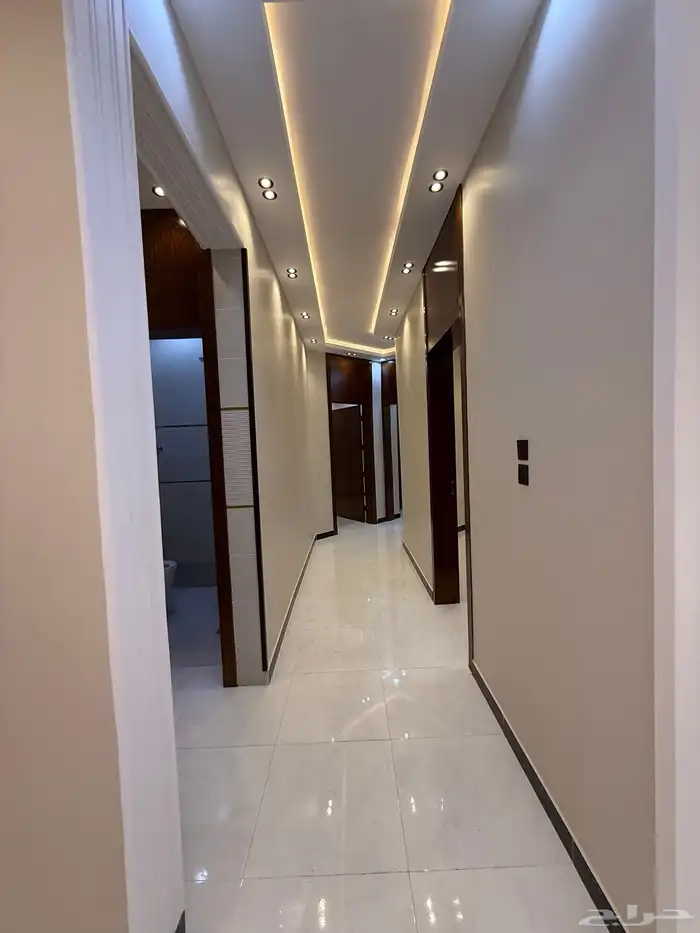 للبيع شقه دور ارضى بحوش بموقع مكتمل الخدمات بحى الموسى 13