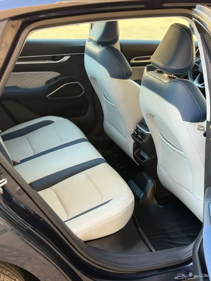 للبيع جيلي امجراند 2023 فل كامل 11