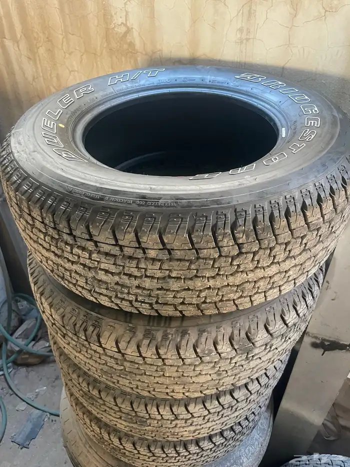 للبيع كفرات بريجستون شبه جديدة تاريخ تصنيعها 2024 0