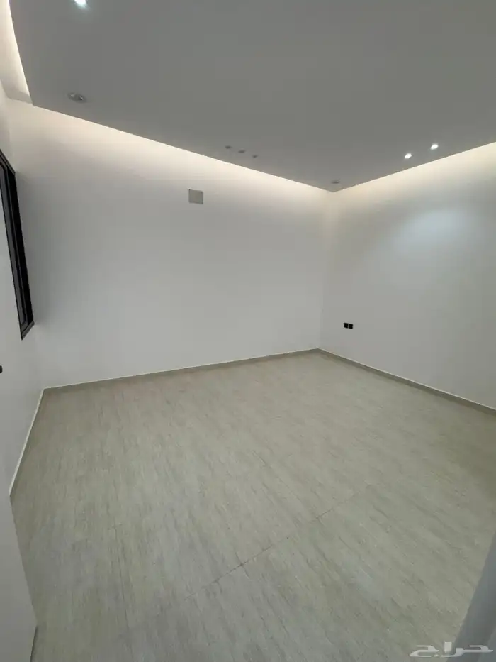 للبيع بأحد رفيده روف علوي دور ثاني مع ملحق مدخل مستقل 11
