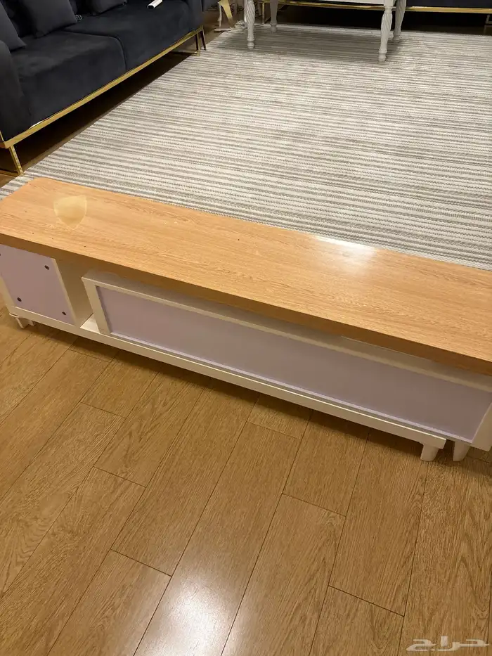 طاولة تلفزيون 3