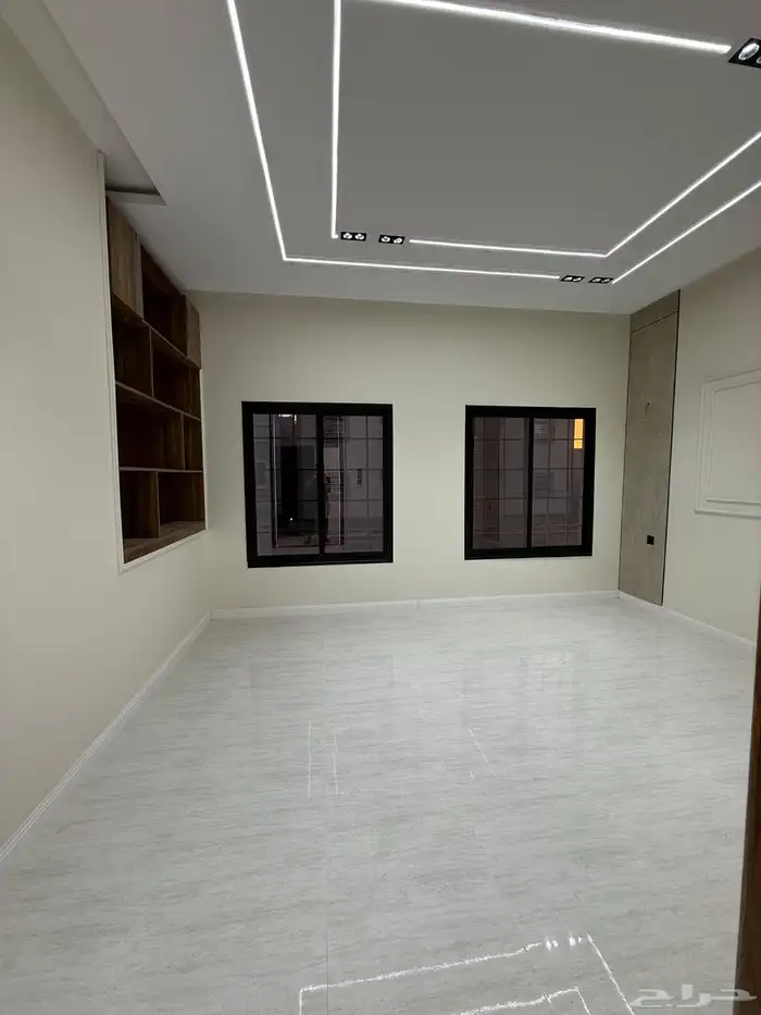 للبيع شقق ارضيه ببايكة سيارة وشقق علويه بمصعد ف حي الموسي 27