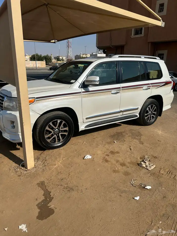 لاندكروزر 2013 شرط بدي وكاله ومحركات وكاله فل كامل 12