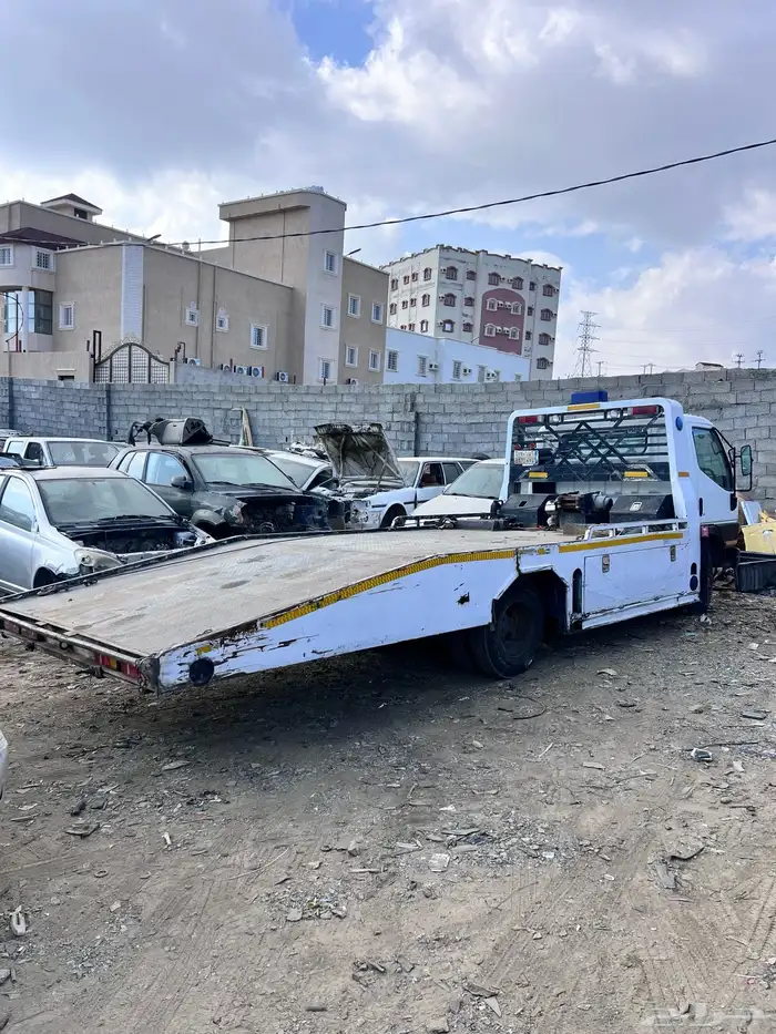 دينا ميتسوبيشي 2001 وسطحه ميتسوبيشي 2001 11