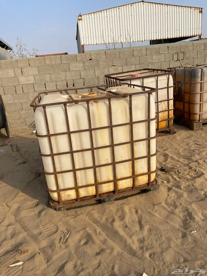 خزنات بلاستك باطار حديد 1