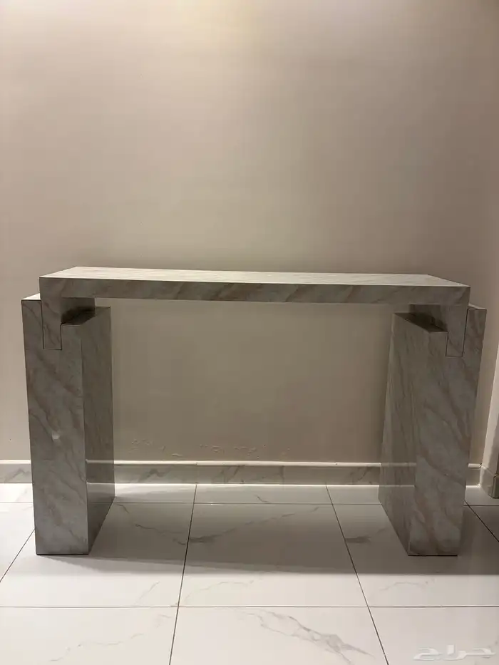 طاولة مدخل للبيع جديده لا يوجد عيوب 0