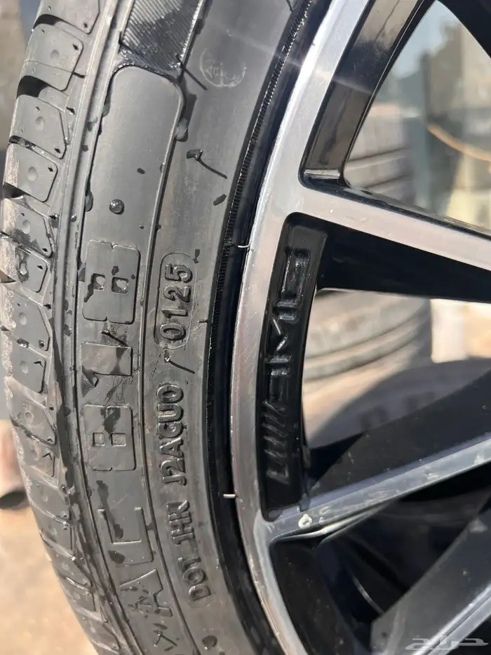 جنوط وكفرات مرسدس اصلي وكاله مقاس 20معا كفرات صيني تاريخ 25 4